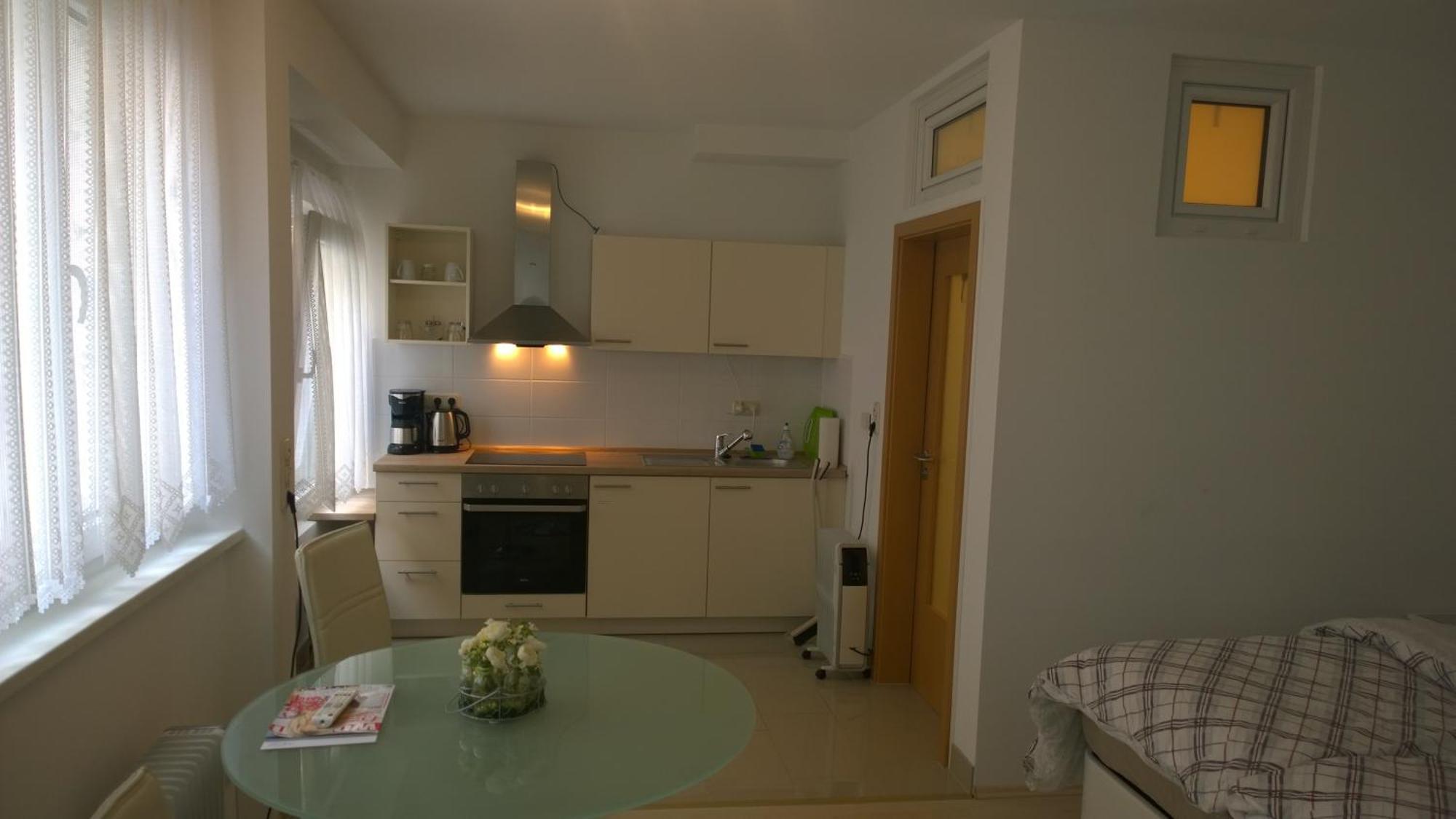 Pensionsappartments Blitz Wiesbaden Extérieur photo