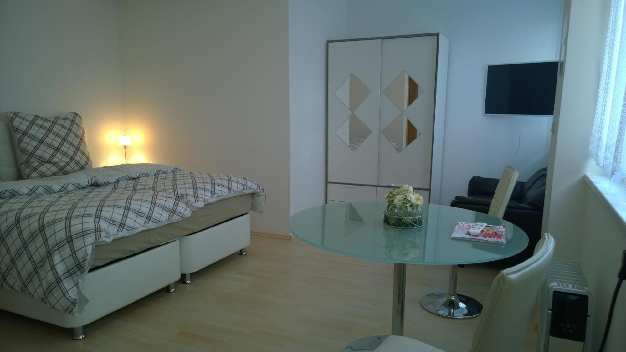 Pensionsappartments Blitz Wiesbaden Extérieur photo
