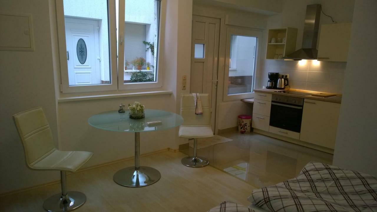 Pensionsappartments Blitz Wiesbaden Extérieur photo