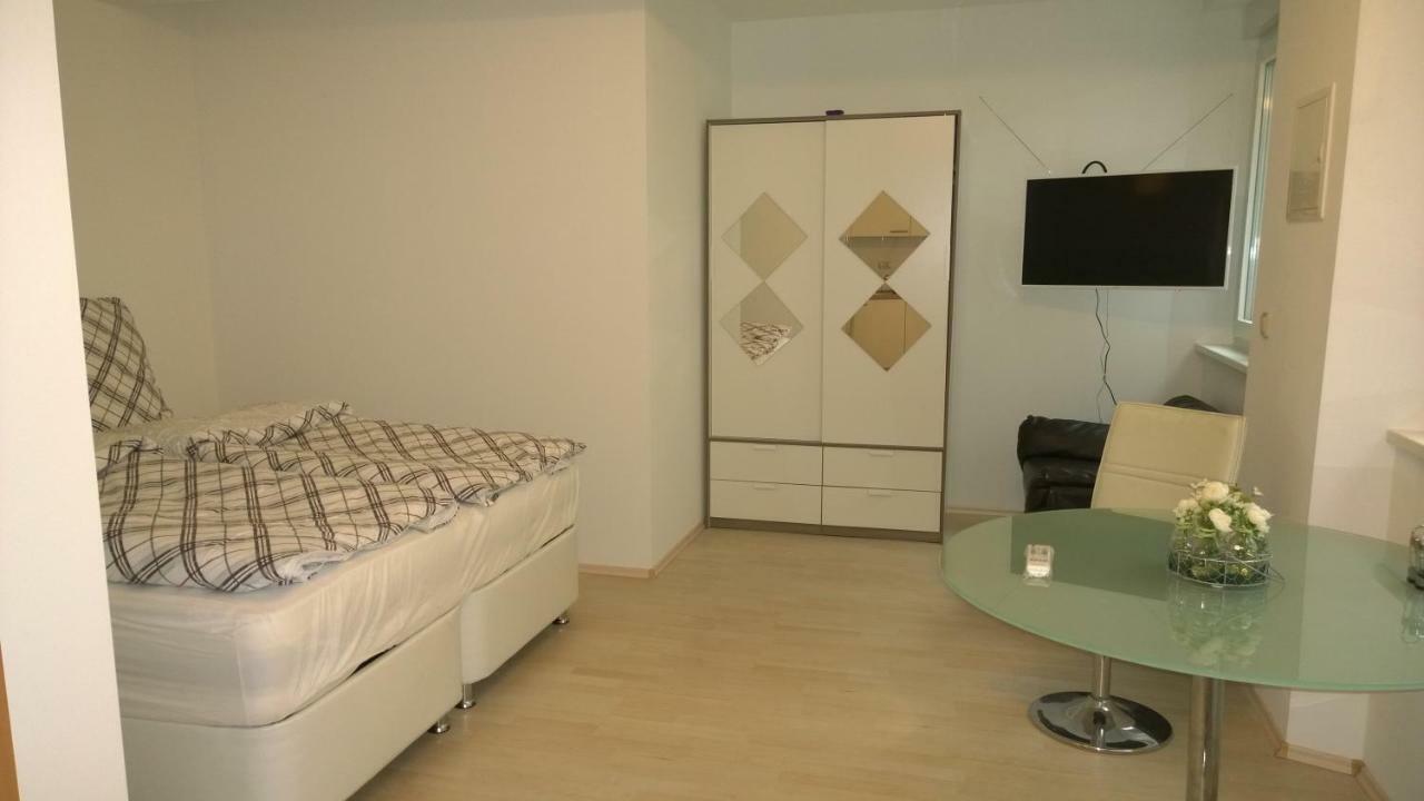 Pensionsappartments Blitz Wiesbaden Extérieur photo