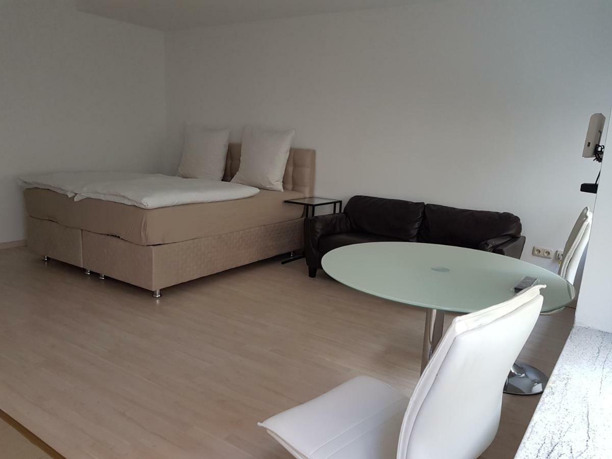 Pensionsappartments Blitz Wiesbaden Extérieur photo