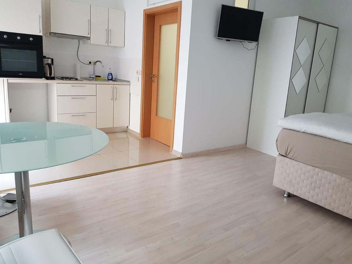 Pensionsappartments Blitz Wiesbaden Extérieur photo